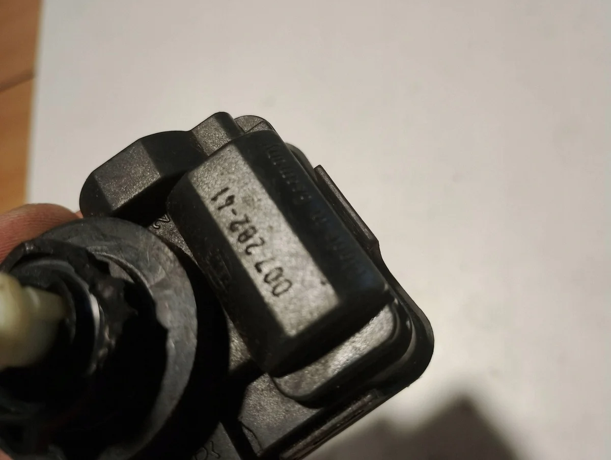 Fiat Headlight Leveling Motor 00728241 Used image 4