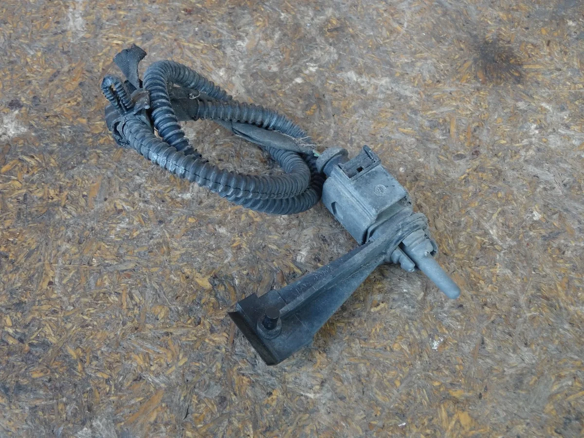Audi A4 B8 A5 Q5 Außentemperatursensor Halter