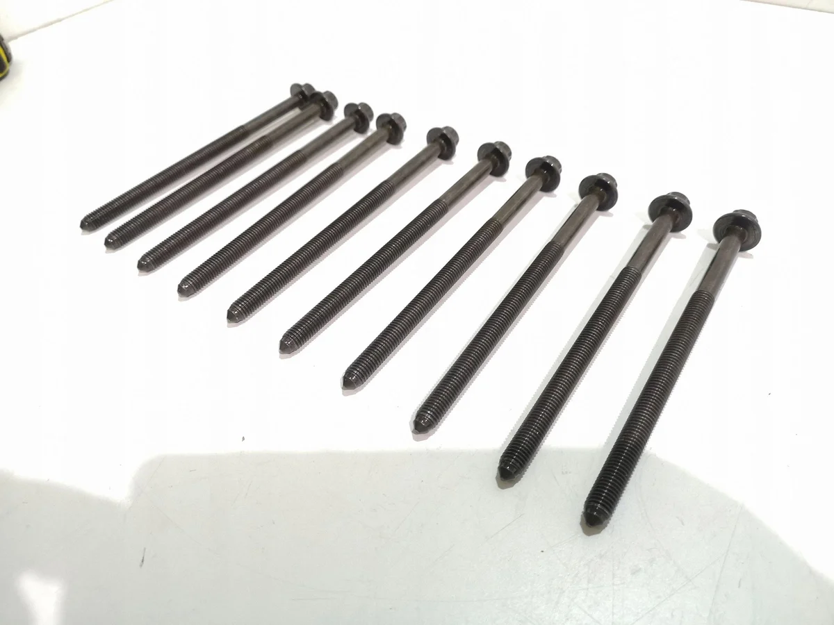 2018 Porsche Panamera Cylinder Head Bolts image 3