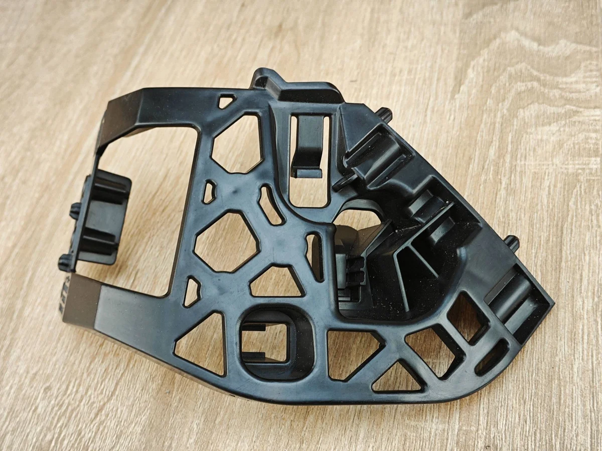 Suporte Para-choque Dianteiro Direito BMW image 3