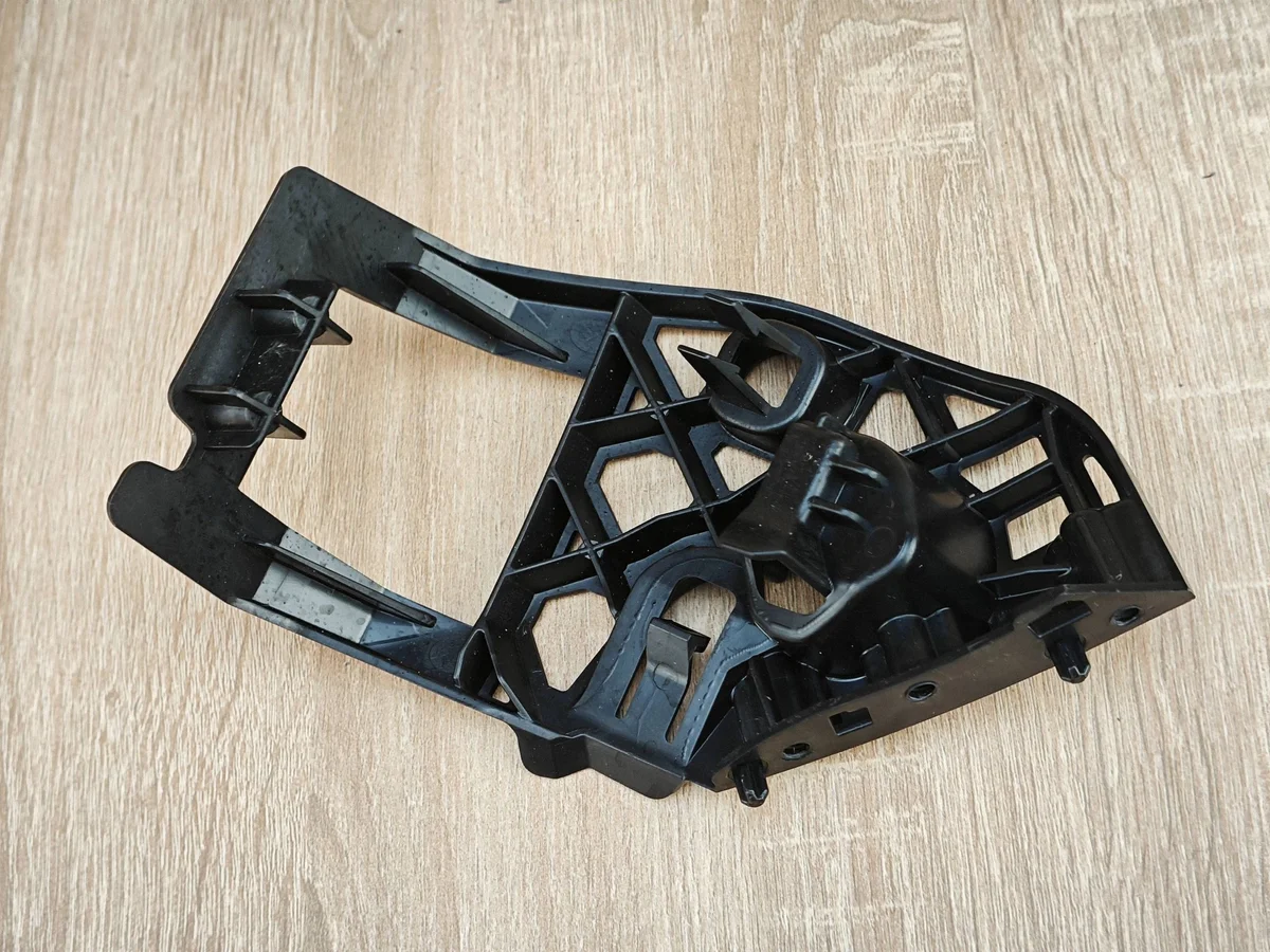 Suporte Para-choque Dianteiro Direito BMW image 5