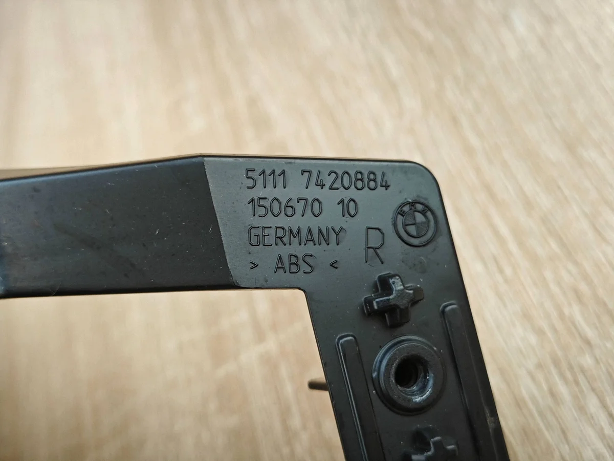 Suporte Para-choque Dianteiro Direito BMW image 6