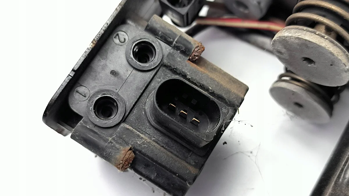 BMW 6789450 Compresseur de suspension image 3