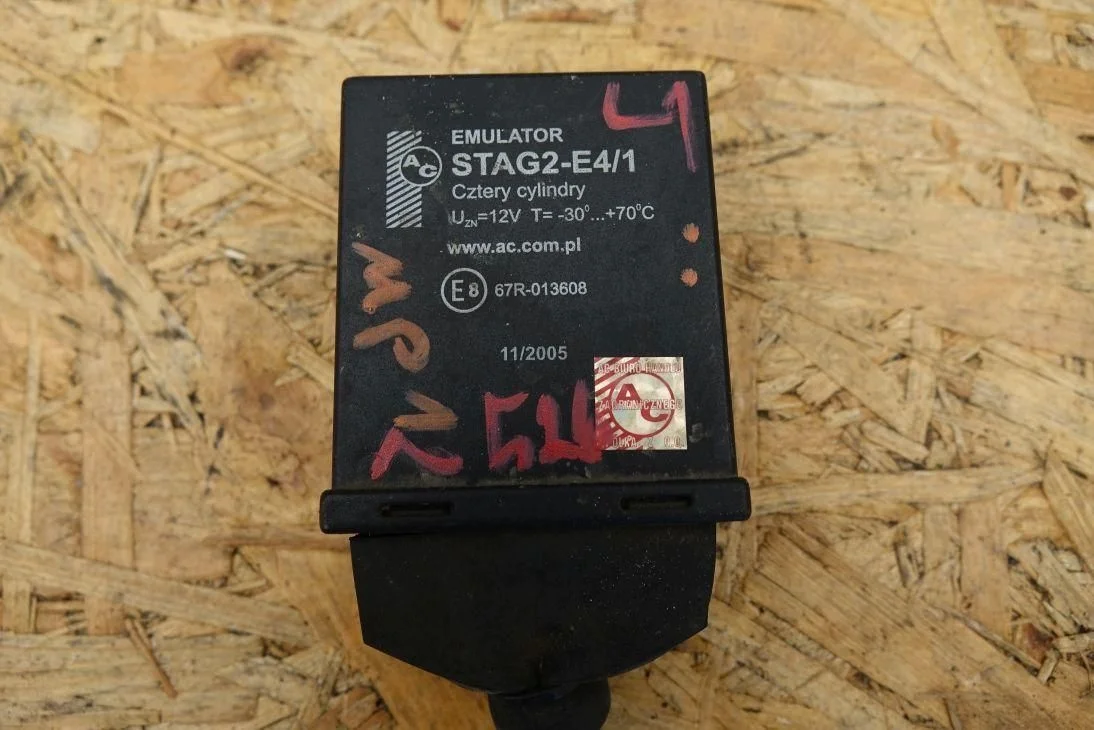 AC STAG2-E4/1 Kaasutin-emulaattori 4 sylinteriä