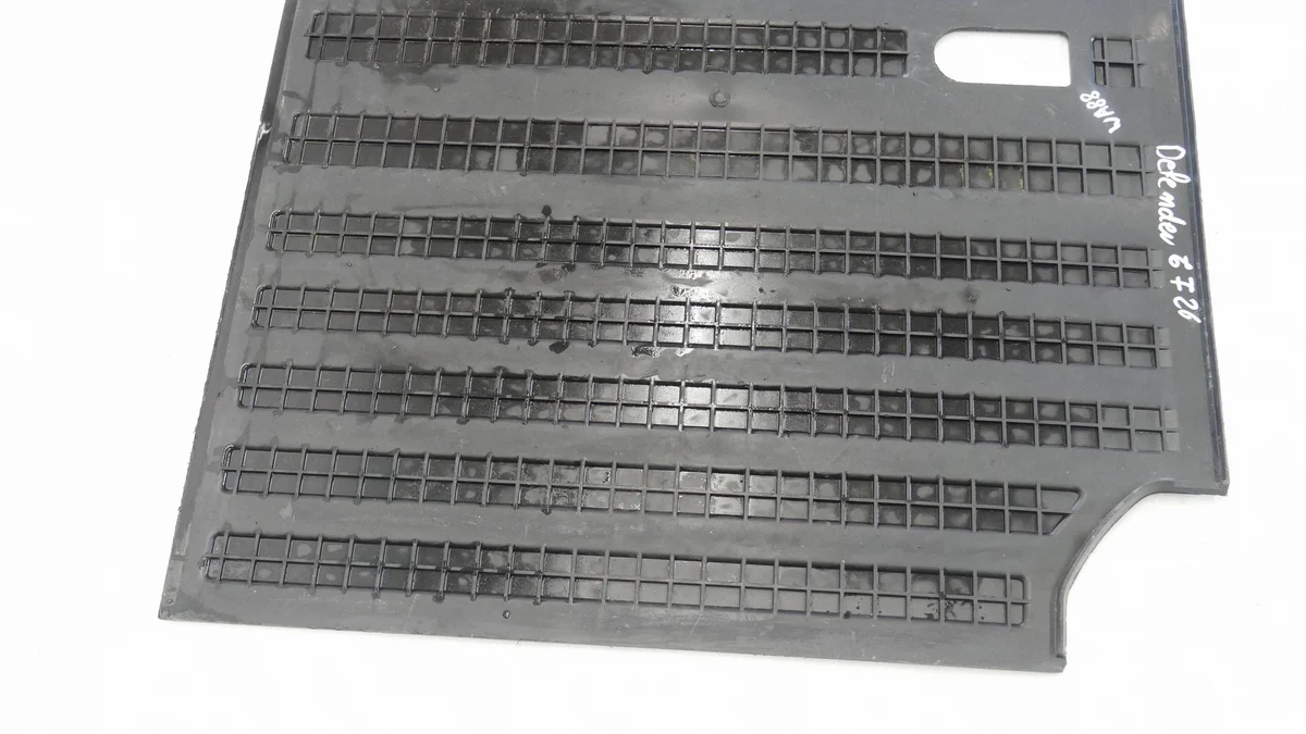Land Rover Defender L663 kofferbakmat WAH46636 image 5