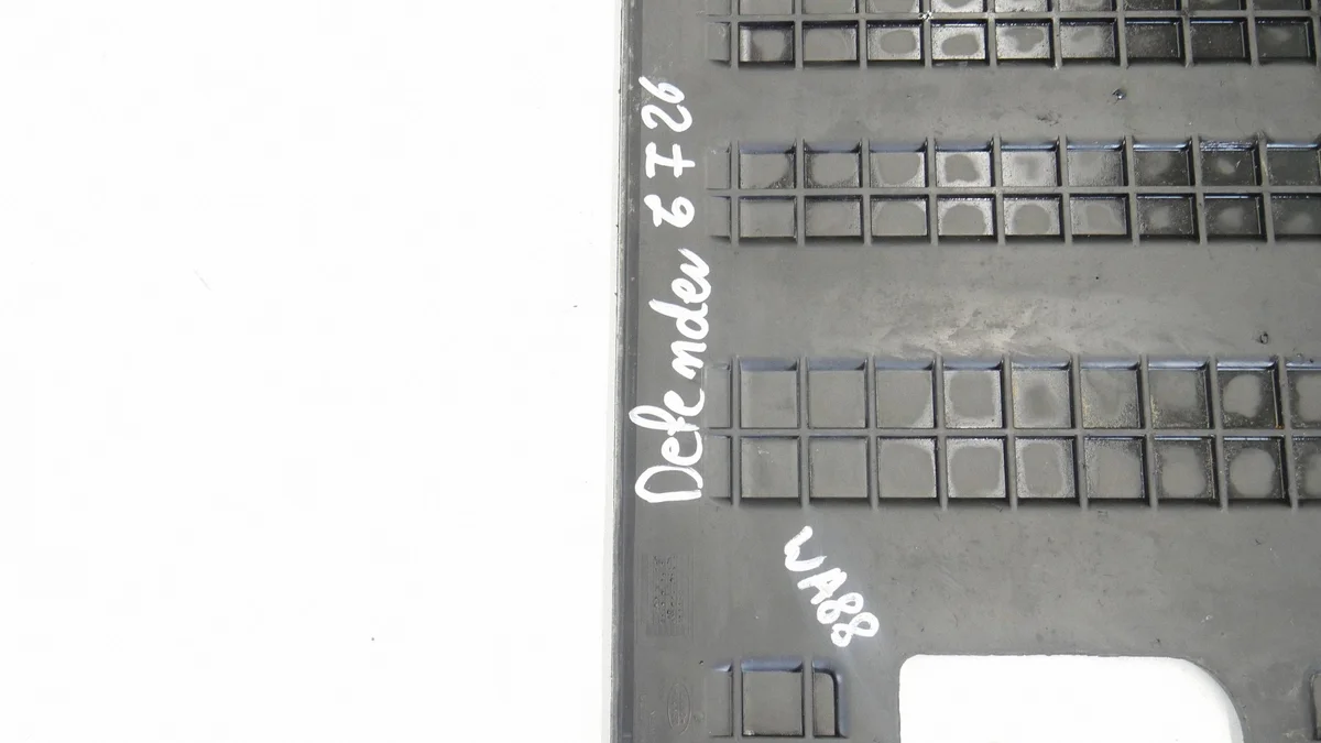 Land Rover Defender L663 kofferbakmat WAH46636 image 8
