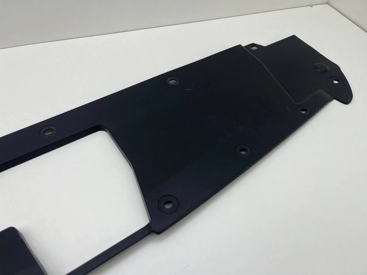 Kühlergrillabdeckung Mercedes W470 X470 vorne image 3