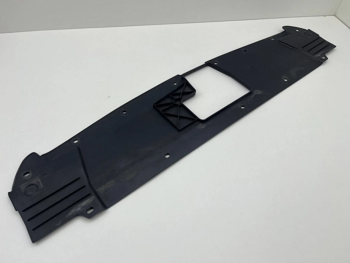 Kühlergrillabdeckung Mercedes W470 X470 vorne image 4