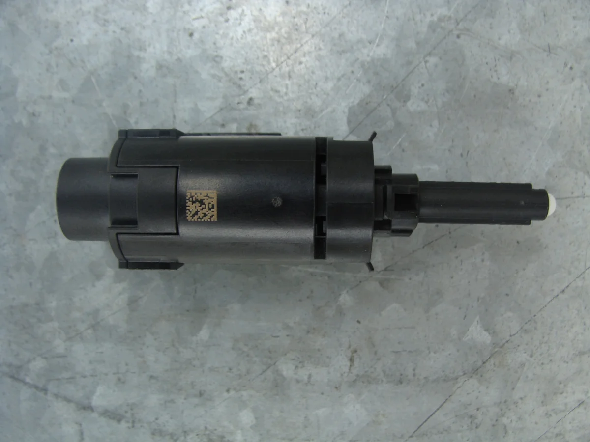Bremslichtschalter Peugeot Citroen 9813503180 image 6