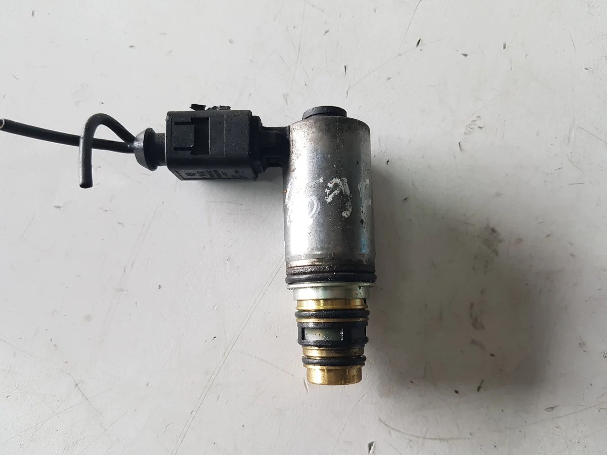 Ilmastoinnin painekytkin Audi A3 VW Golf 6