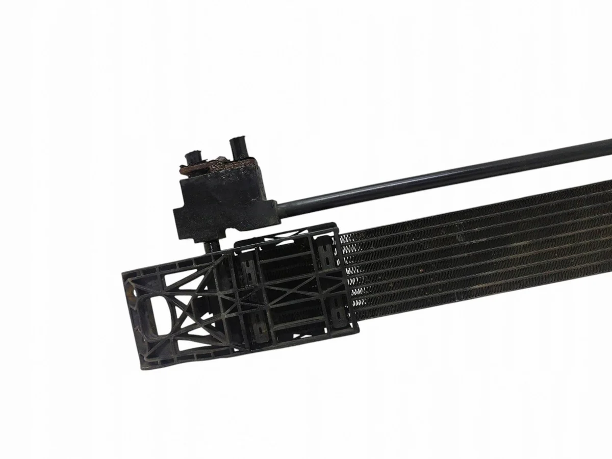 Radiateur d'huile boîte VW Passat B6 3C0317019C image 6