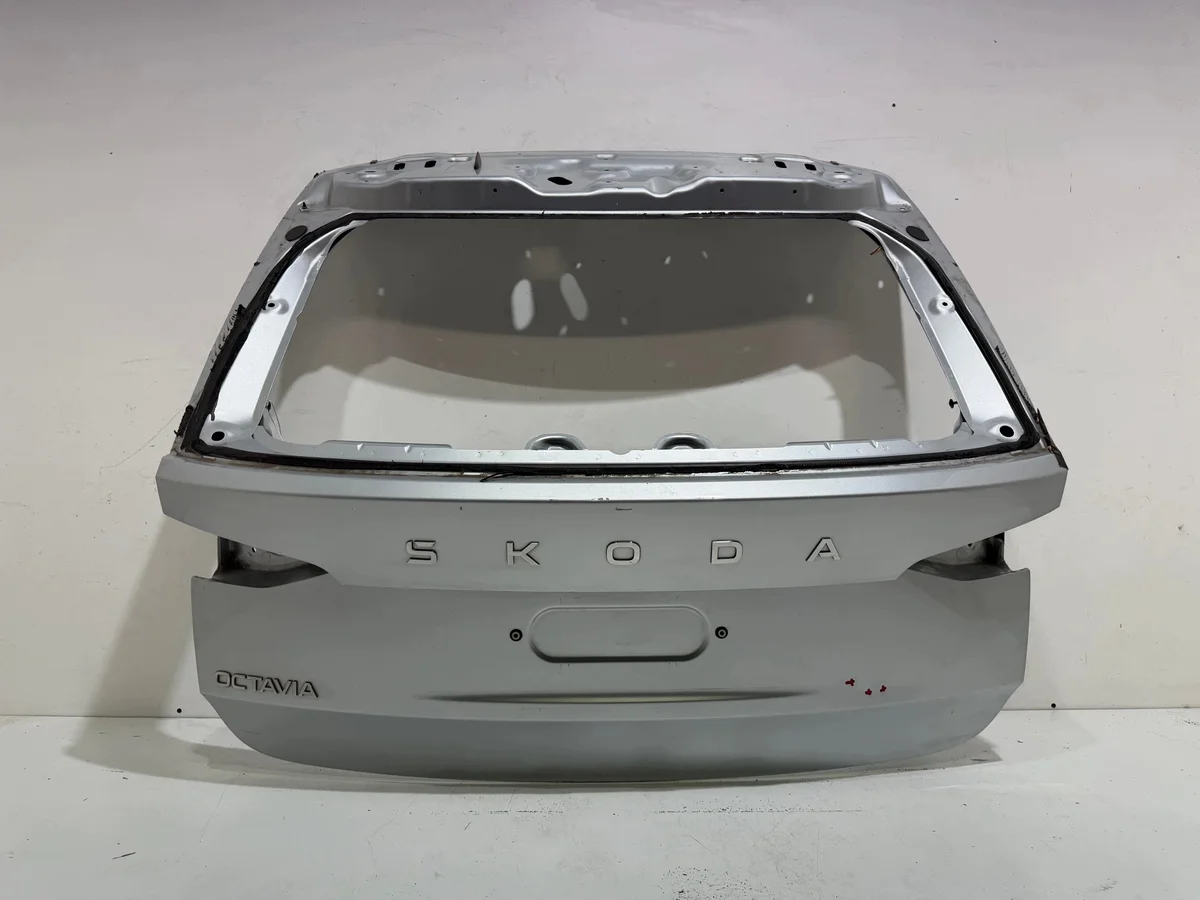Baklucka Skoda Octavia 4 IV Kombi - Begagnad