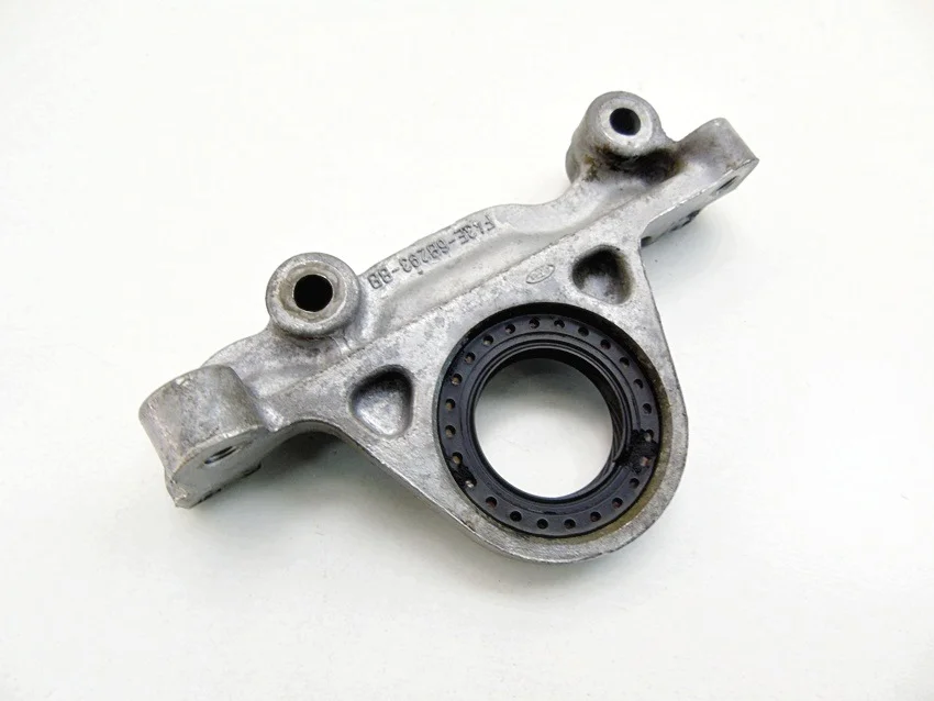 Boîtier joint arbre 3.0 V6 Ford