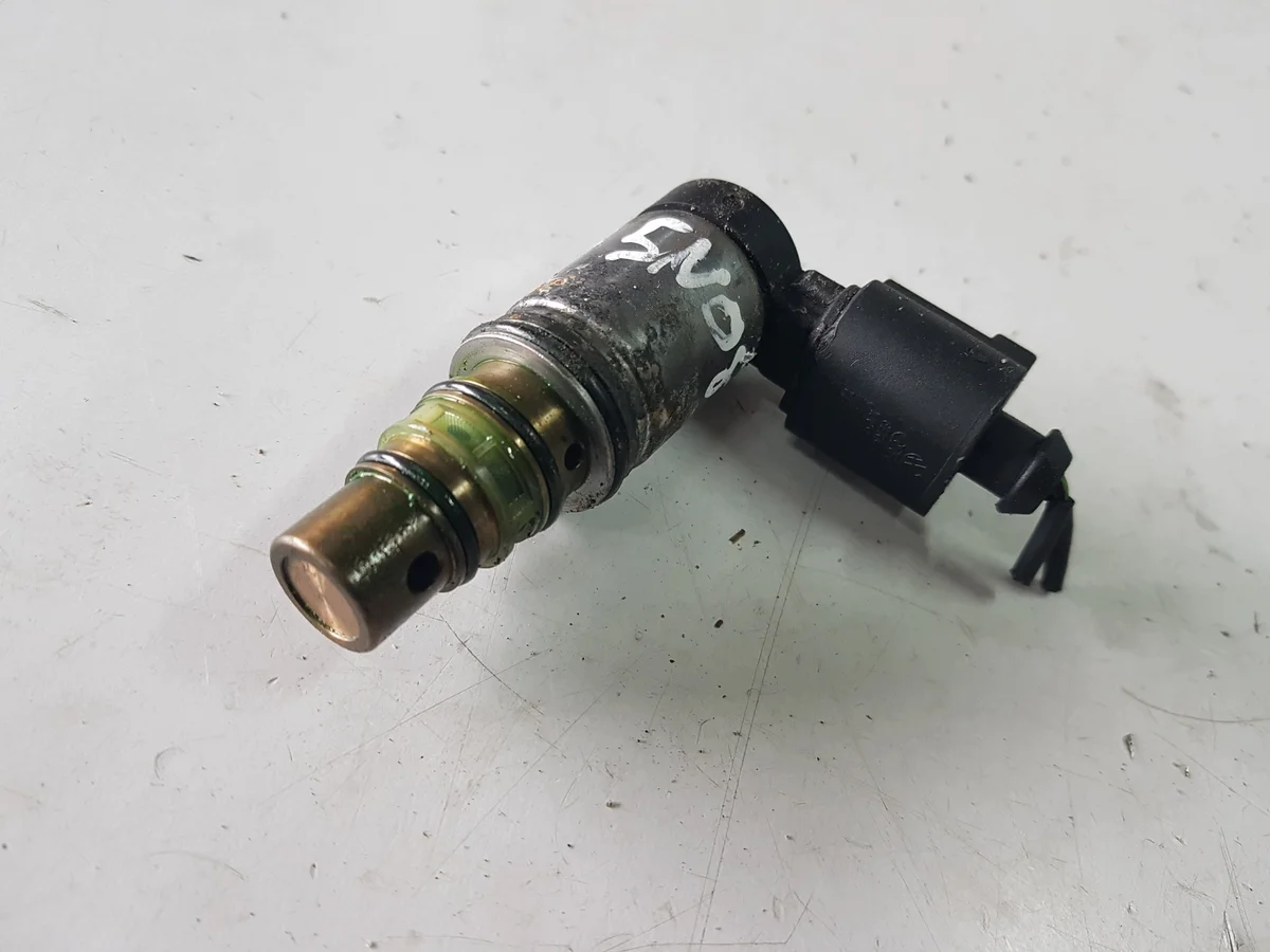 VW Golf 6 Tiguan AC Compressor Sensor 5N0820803H image 3