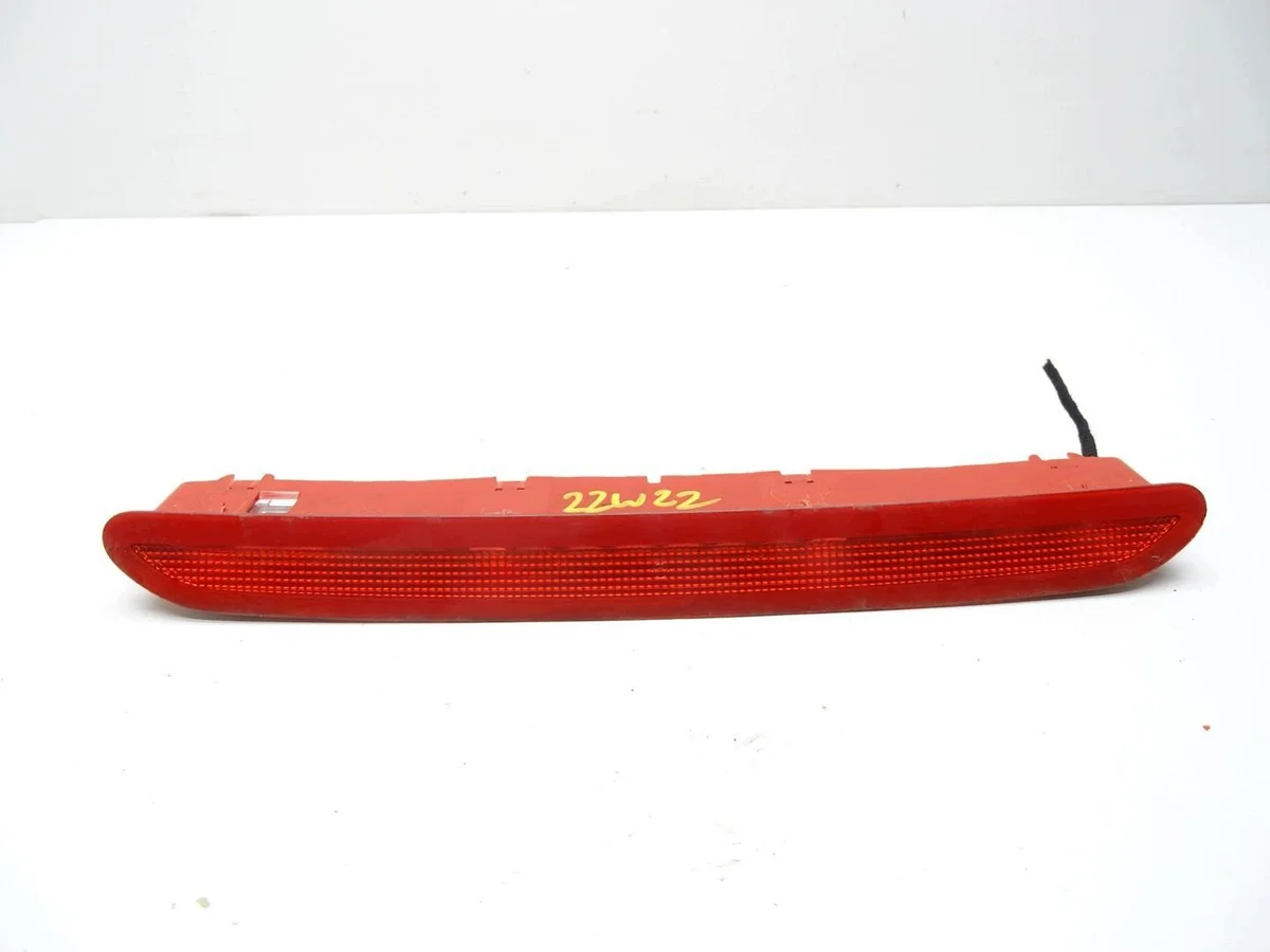 Tredje bromsljus 1K6945097A för VW Passat B7