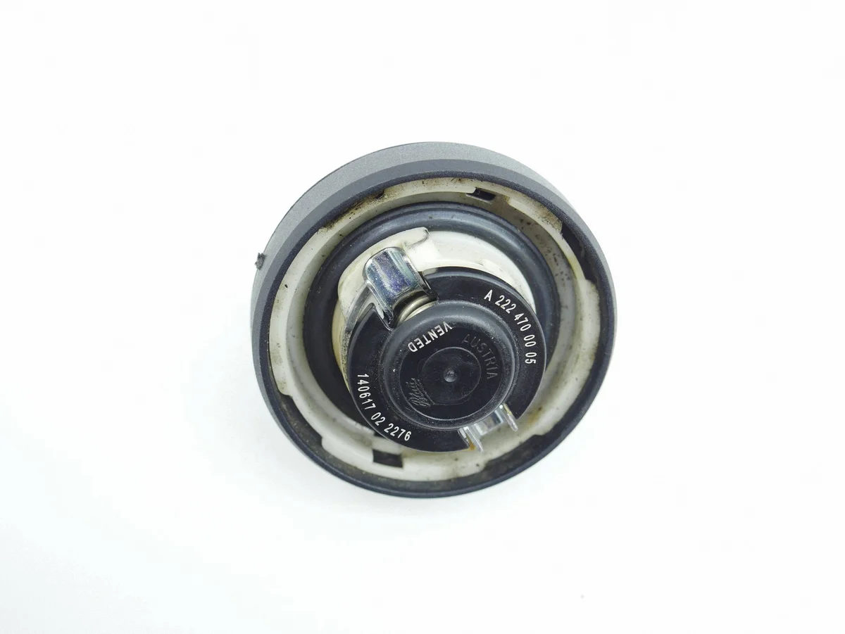 Bränslepåfyllningslock Mercedes W205 2.0 CDI