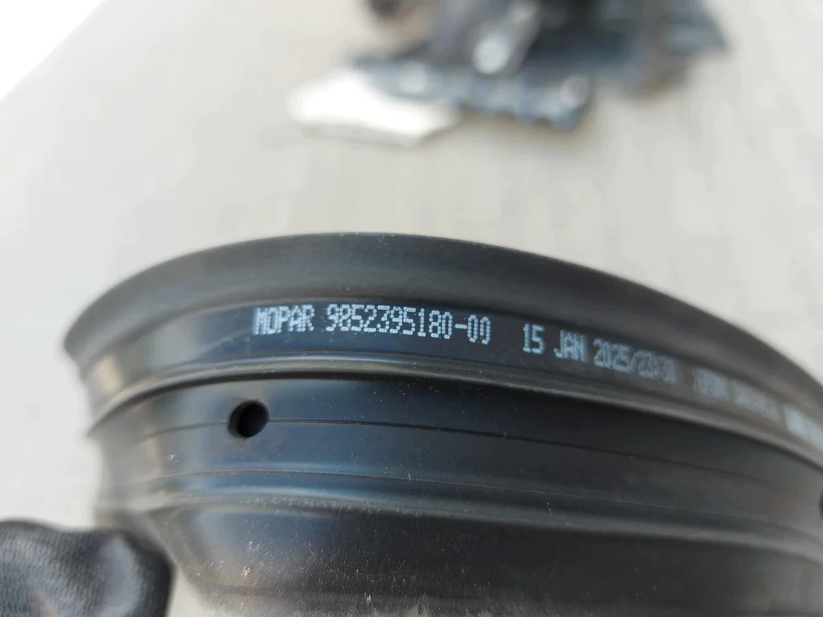 Joint de capot Peugeot 5008 III E5008 image 3
