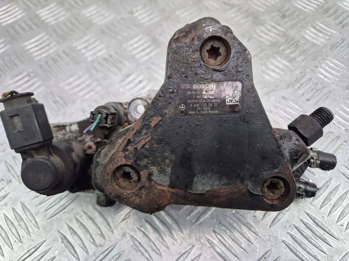 Mercedes-Benz polttoainepumppu A6460700401