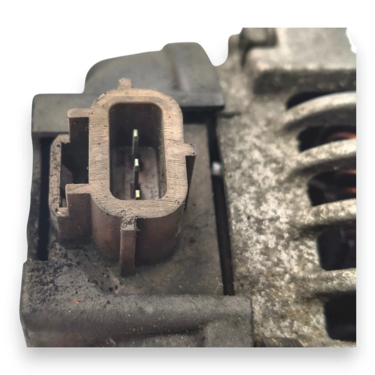 Alternador Ford Focus 2.0 TDCi 150A Usado image 8