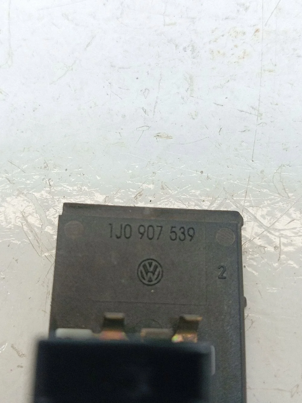 VW Golf IV 1.9 TDI Sensor de Luz Solar Usado image 8