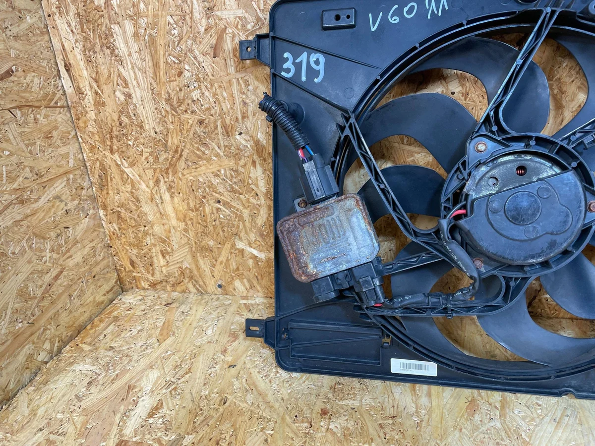 Ventilador Volvo V60 S60 II 31293778 Usado image 4