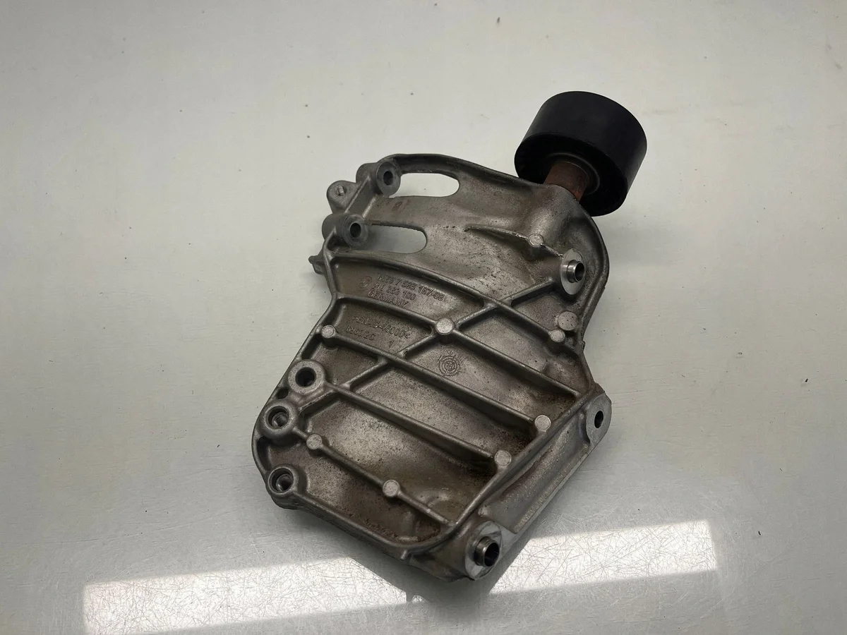 Support compresseur clim BMW X3 F25 64557585 image 4