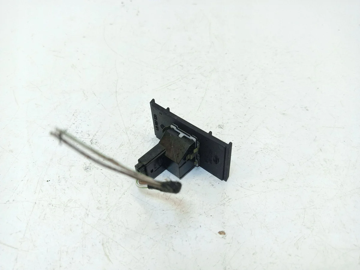 VW Golf IV 1.9 TDI 97-03 Sensor Sonneneinstrahlung image 4