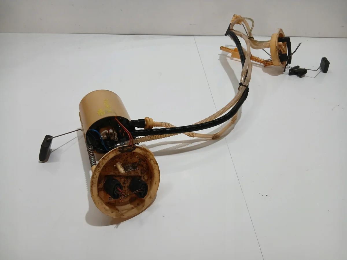BMW 7190943 Polttoainepumppu Käytetty
