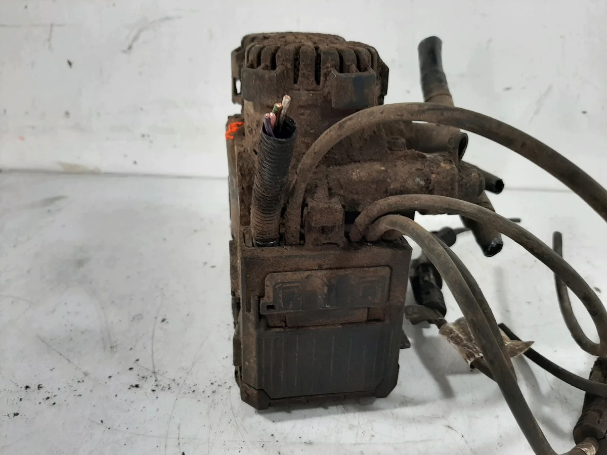 Volvo FH480 EBS Modulator Klep Gebruikt image 4