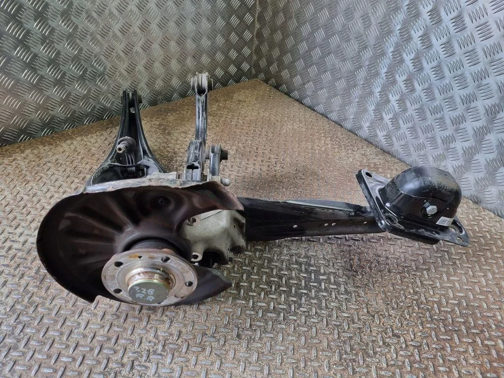 Suspension arrière VW Passat B8 5Q0505323D image 2