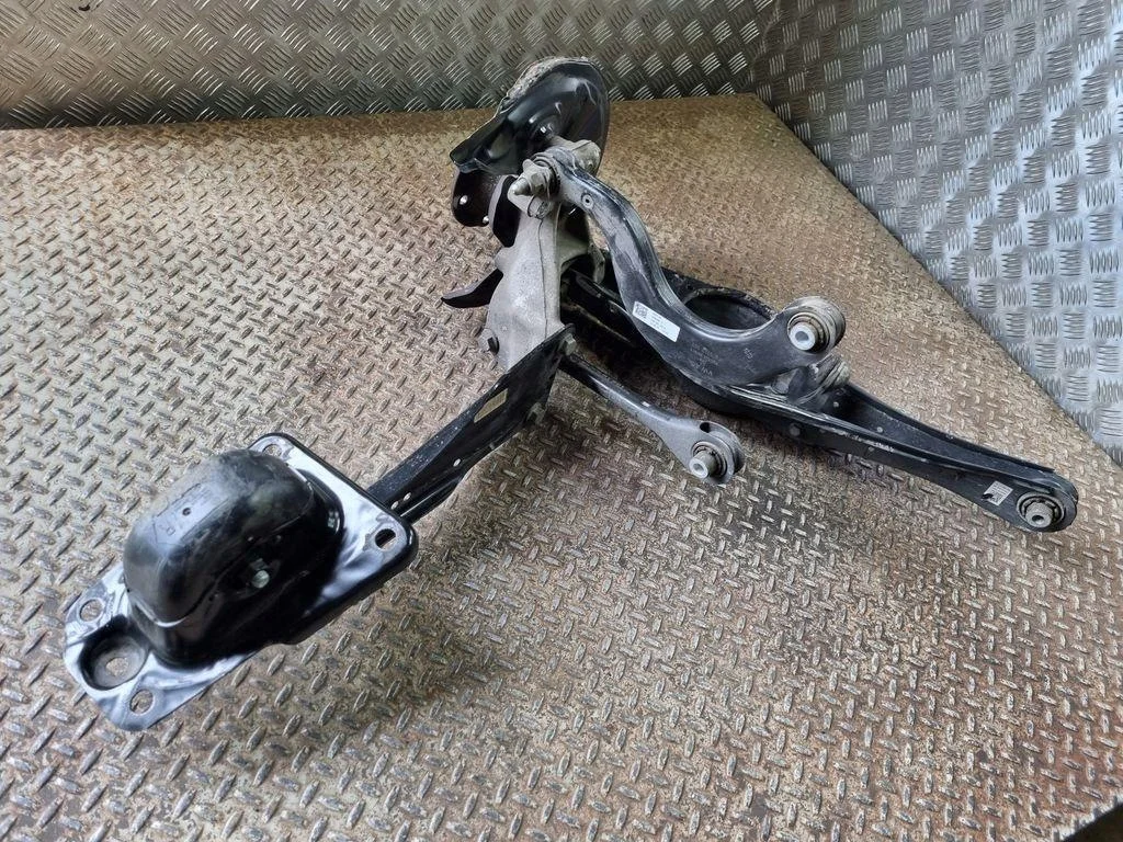 Suspension arrière VW Passat B8 5Q0505323D image 7