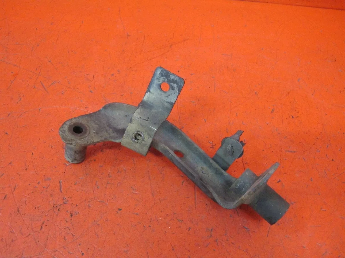 Renault Kangoo Front Subframe Mount Bracket Used image 7