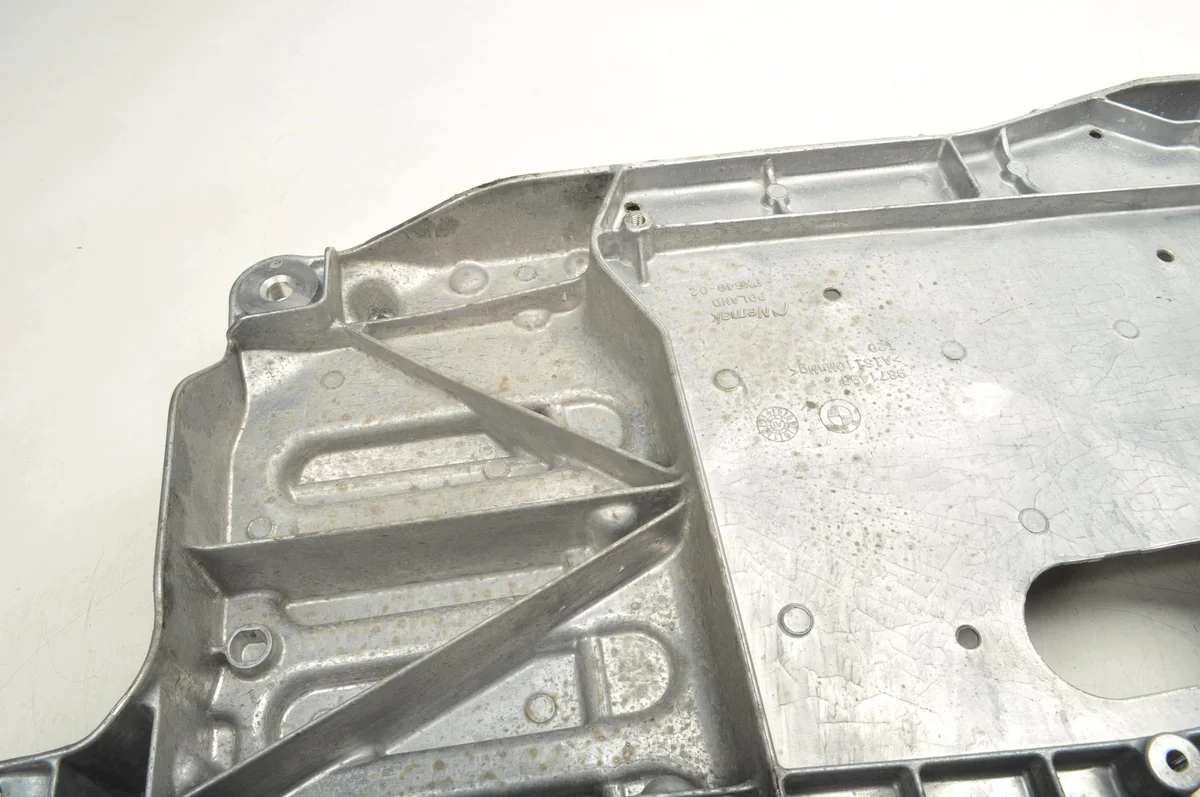 BMW iX I20 ilmastoinnin kompressorin tuki 9871498