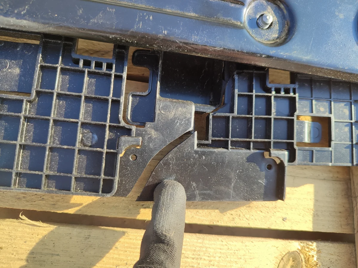 Mercedes Vito V-Class Control Unit Mounting Frame image 3