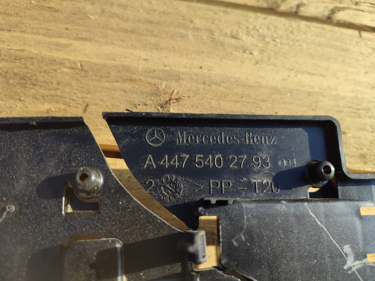 Mercedes Vito V-Class Control Unit Mounting Frame image 5