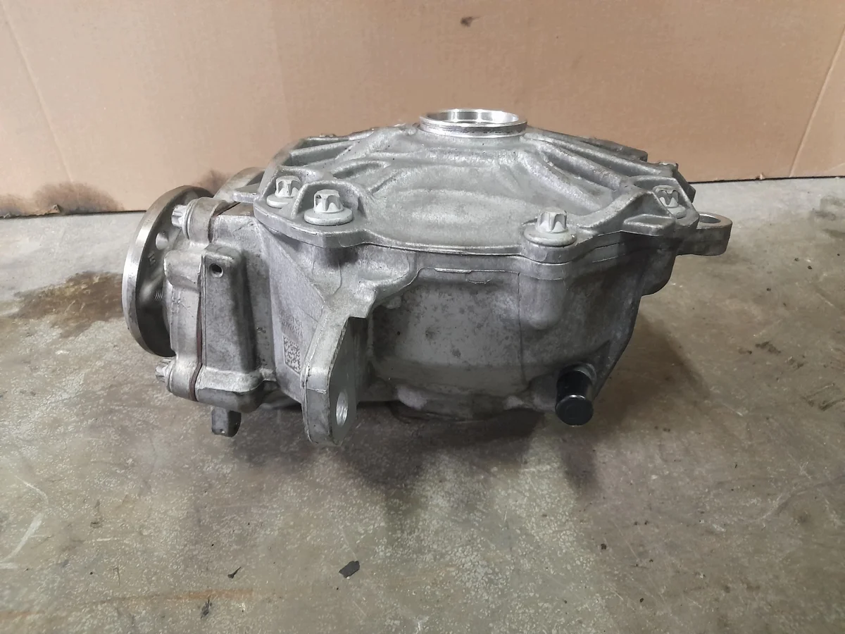 MERCEDES W213 Differenziale Anteriore A2213310200