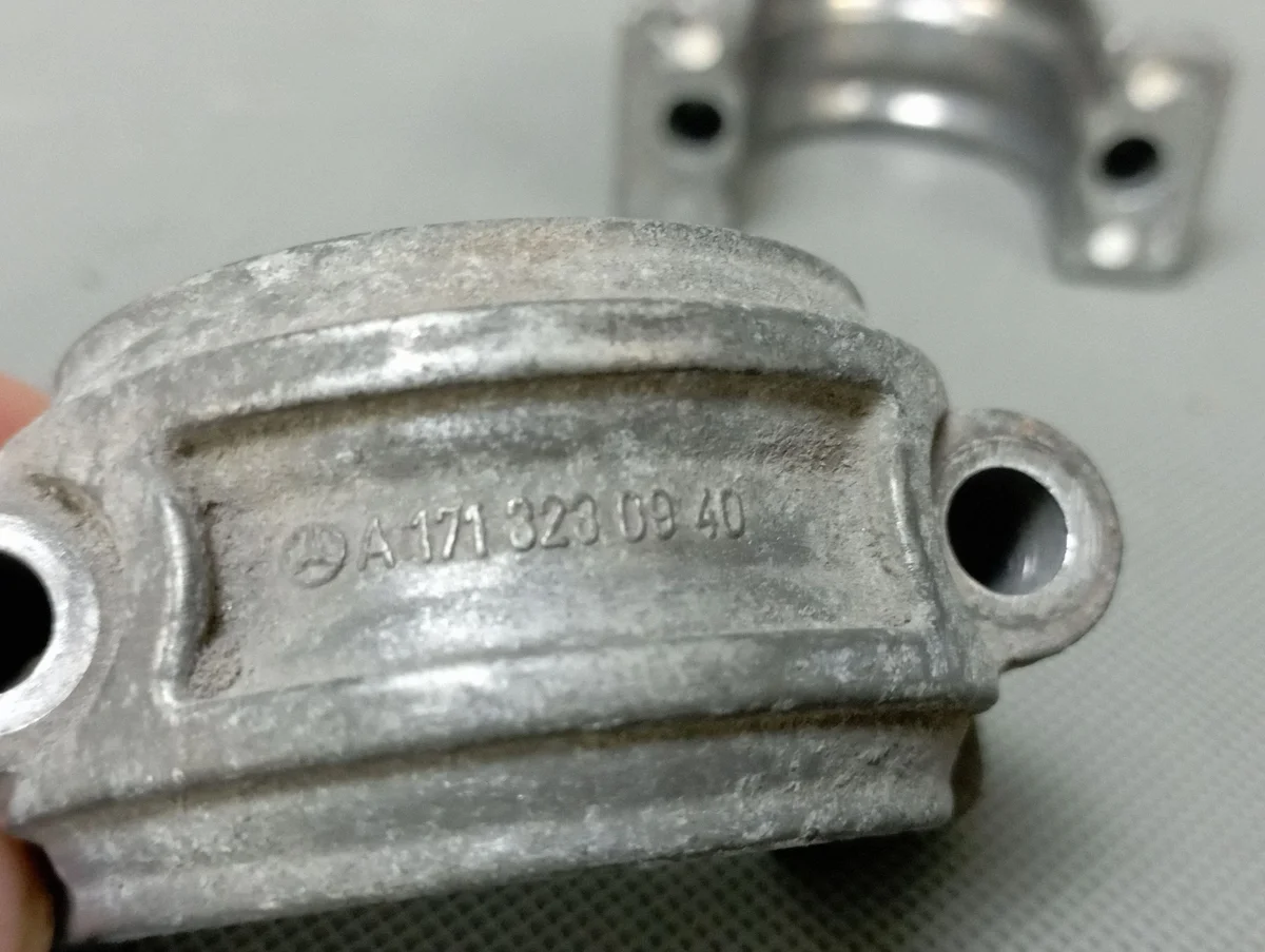 Stabilisatorhalterung Mercedes SLK R171 vorne image 4