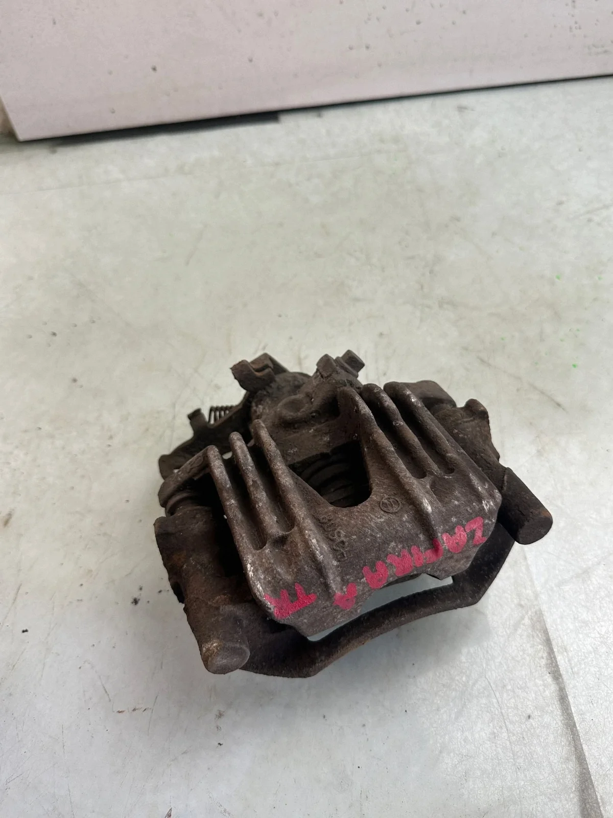 Caliper Traseiro Direito Opel Zafira A Usado