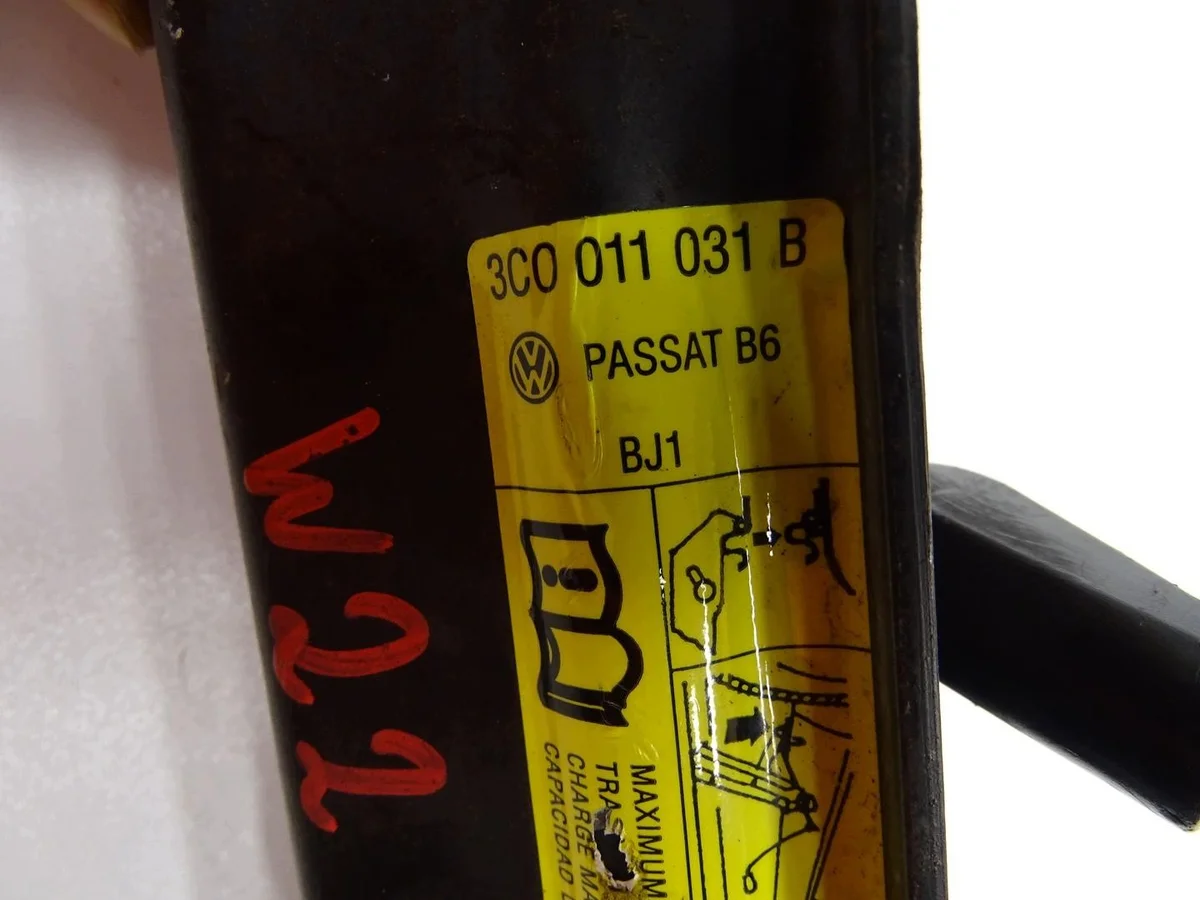 Wagenheber VW Passat B7 3AA 3C0011031B gebraucht image 6