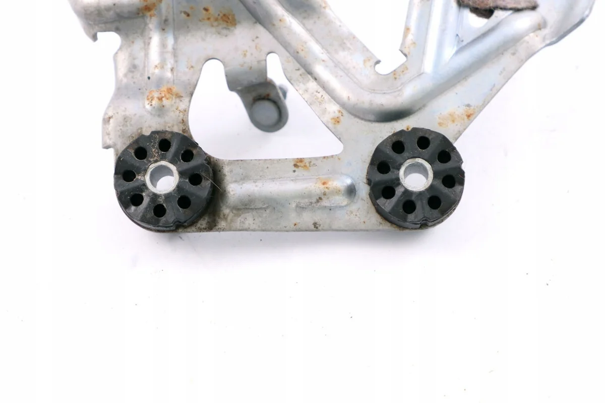 BMW 1 E81 E87 ABS Pomp Beugel 6781282 image 3