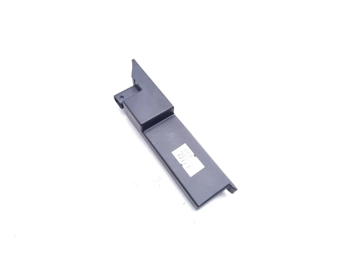 Audi e-Tron GT Antena interna 4M0907247B image 5