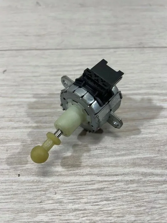 Valojen korkeussäätömoottori BMW 3 F30 F31 F35
