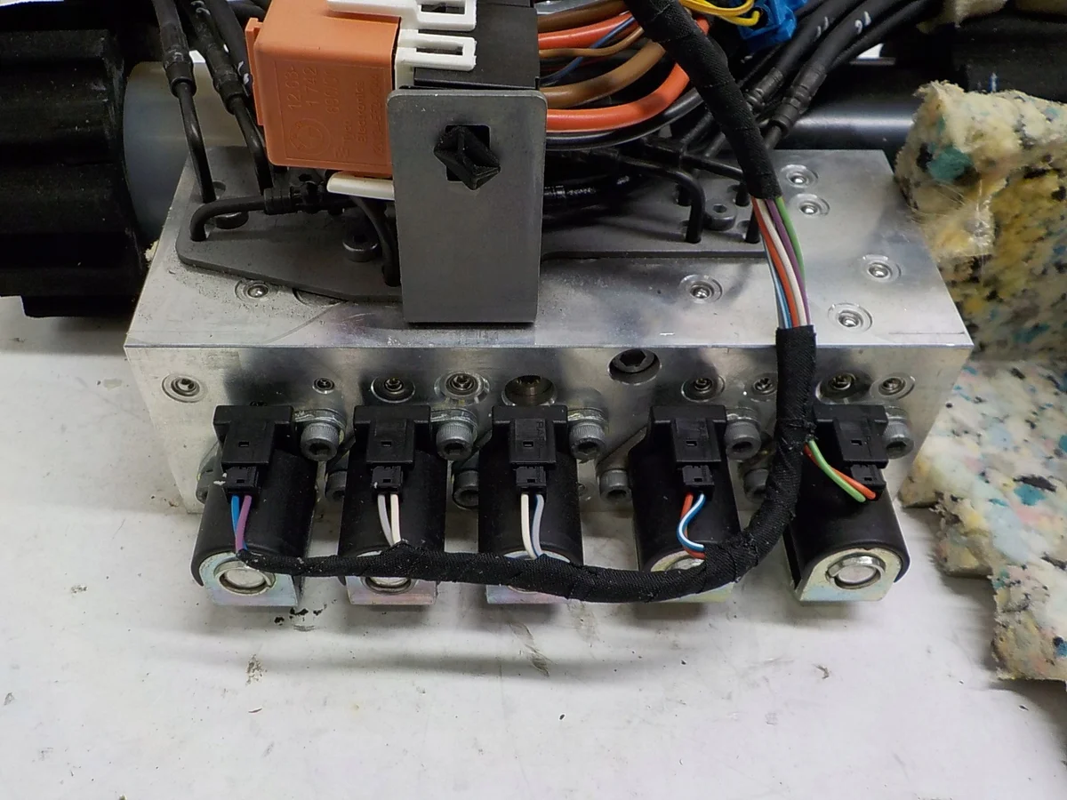 BMW E93 Cabrio Pompe de toit 7128780 E9X image 3