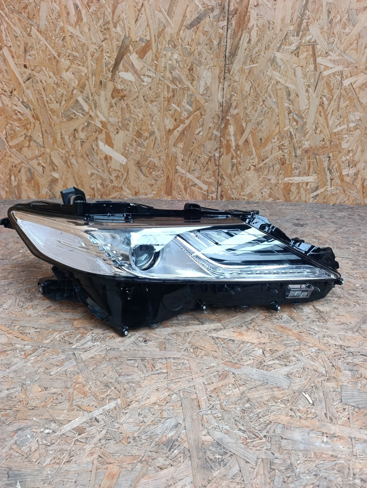 Faro Derecho Toyota Camry VIII 2018- Full LED