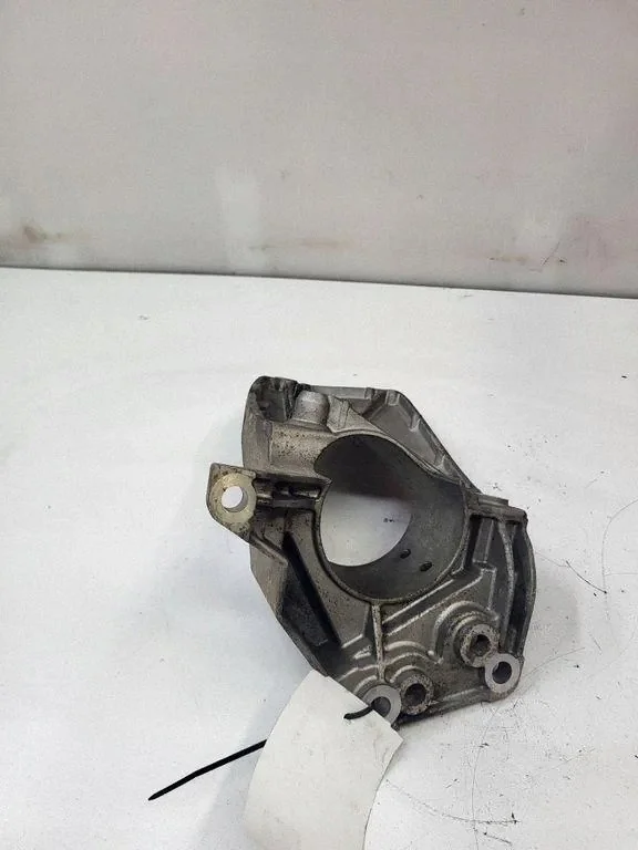 Volvo XC40 Driveshaft Support 31370633 image 7