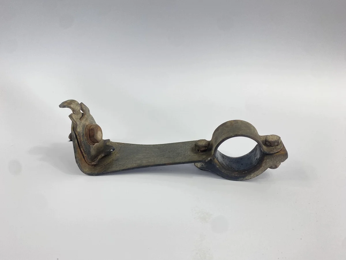 Vänster stabilisatorfäste Mercedes W124 image 4