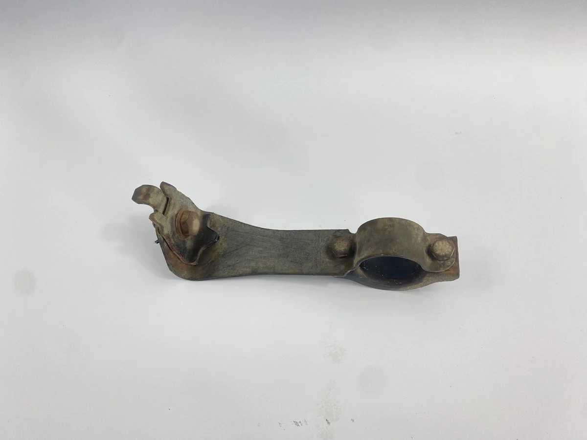 Vänster stabilisatorfäste Mercedes W124 image 5