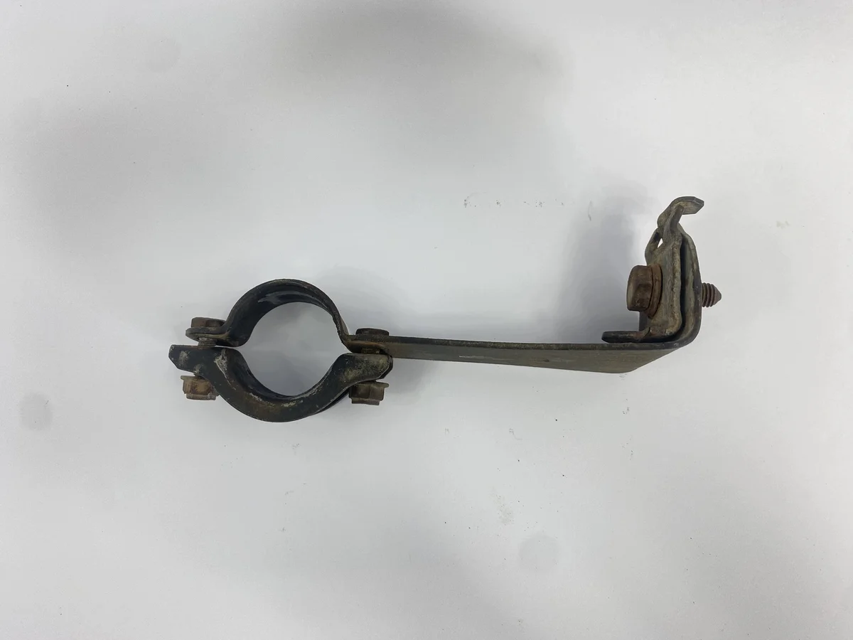 Vänster stabilisatorfäste Mercedes W124 image 8