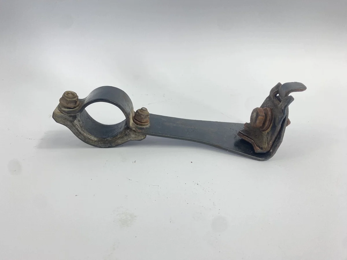 Mercedes W124 Front Stabilizer Bracket UCHWYT/sdv13399 image 3