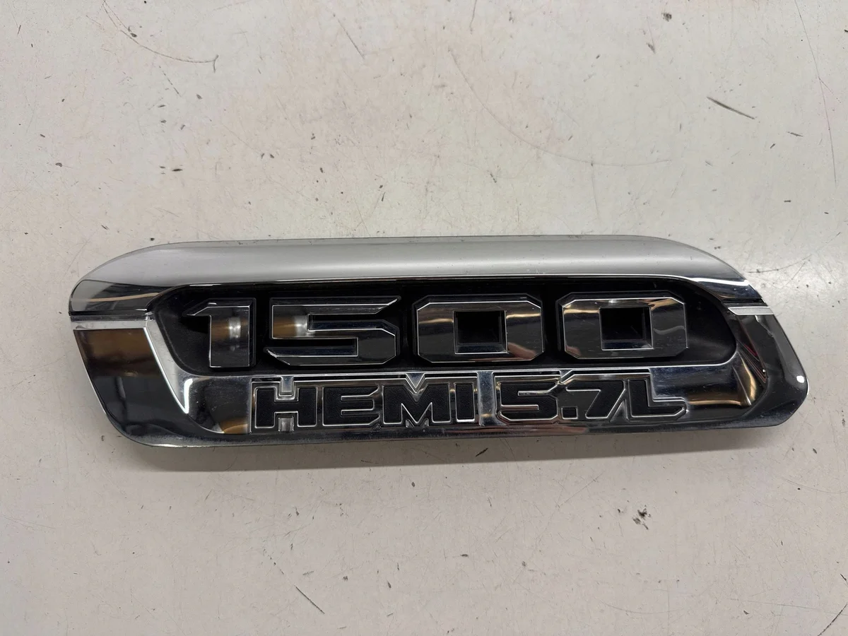 Schriftzug Kotflügel Links Dodge RAM 68309873AA